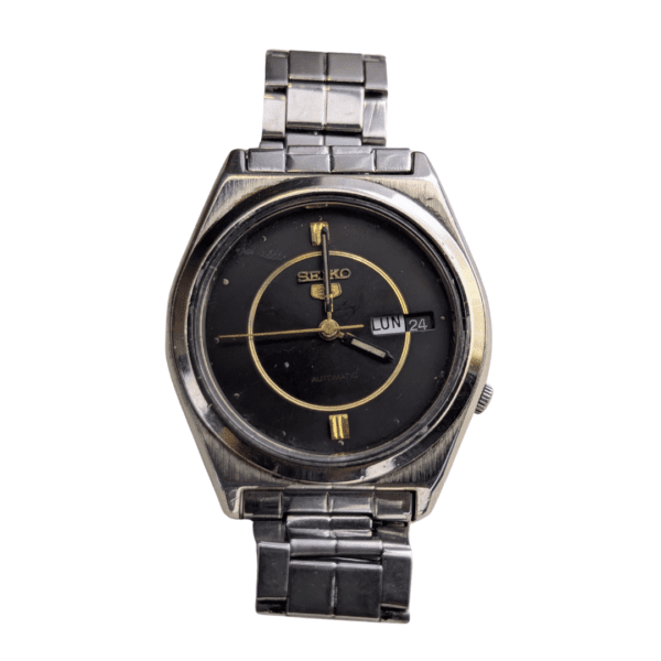 Retro Seiko 5 automatic timepiece for collectors